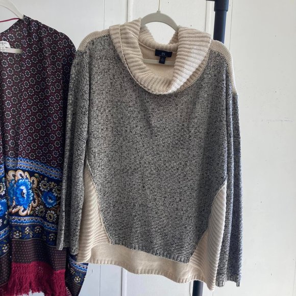 Women's Not So Mystery Box Size Large #26 - Picture 15 of 16